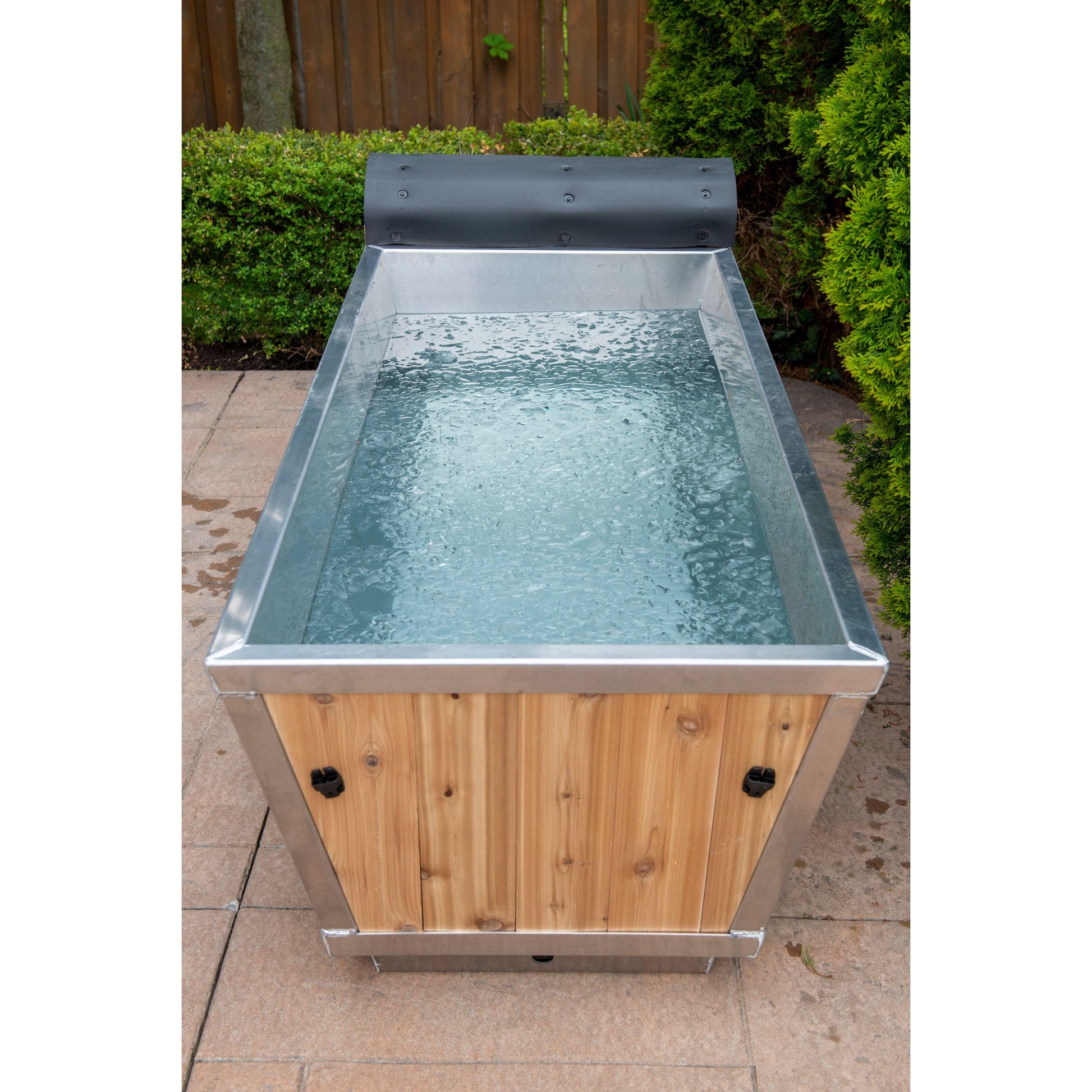 Leisurecraft Cold Plunge Polar Plunge Tub with Stainless Steel Interior Leisurecraft The Polar Plunge Tub